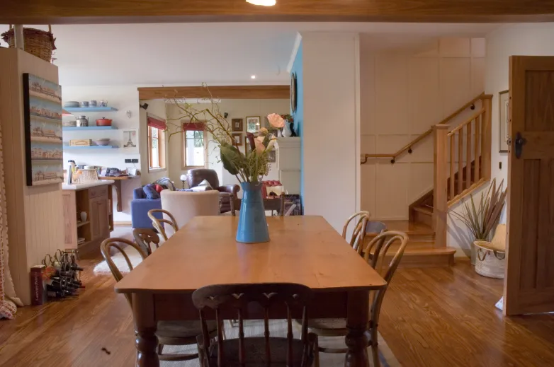 Davis Residence — dining area looking through to the staircase