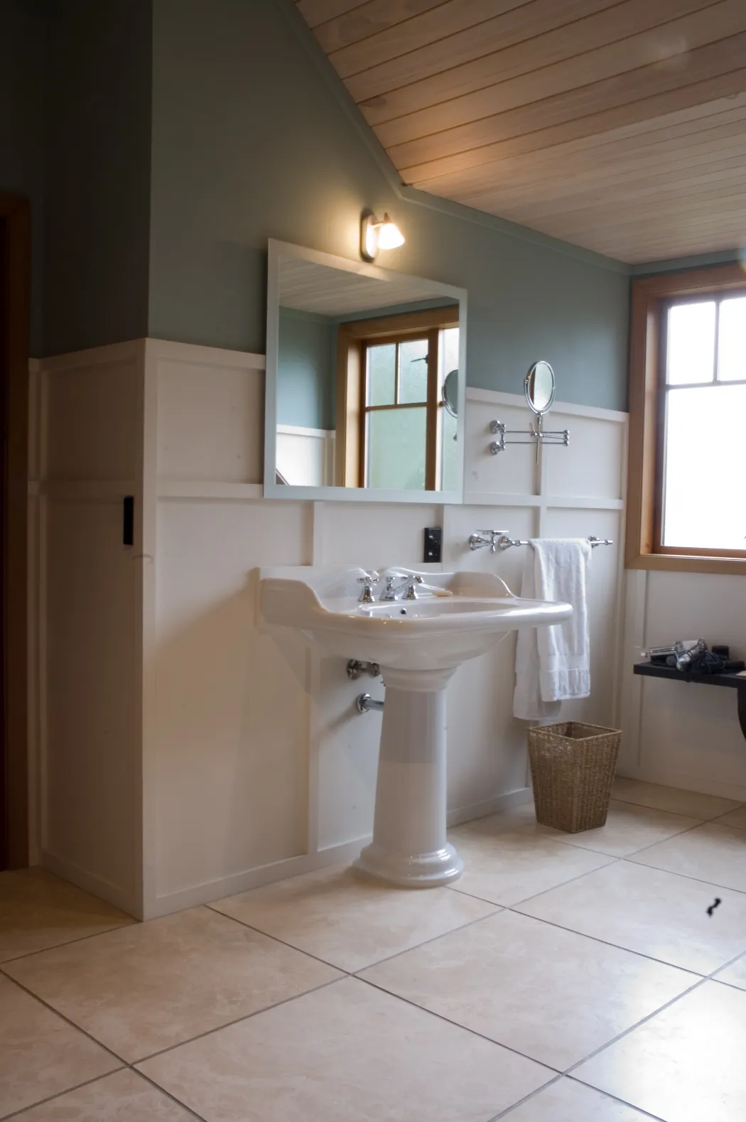 Davis Residence — bathroom with pedestal basin